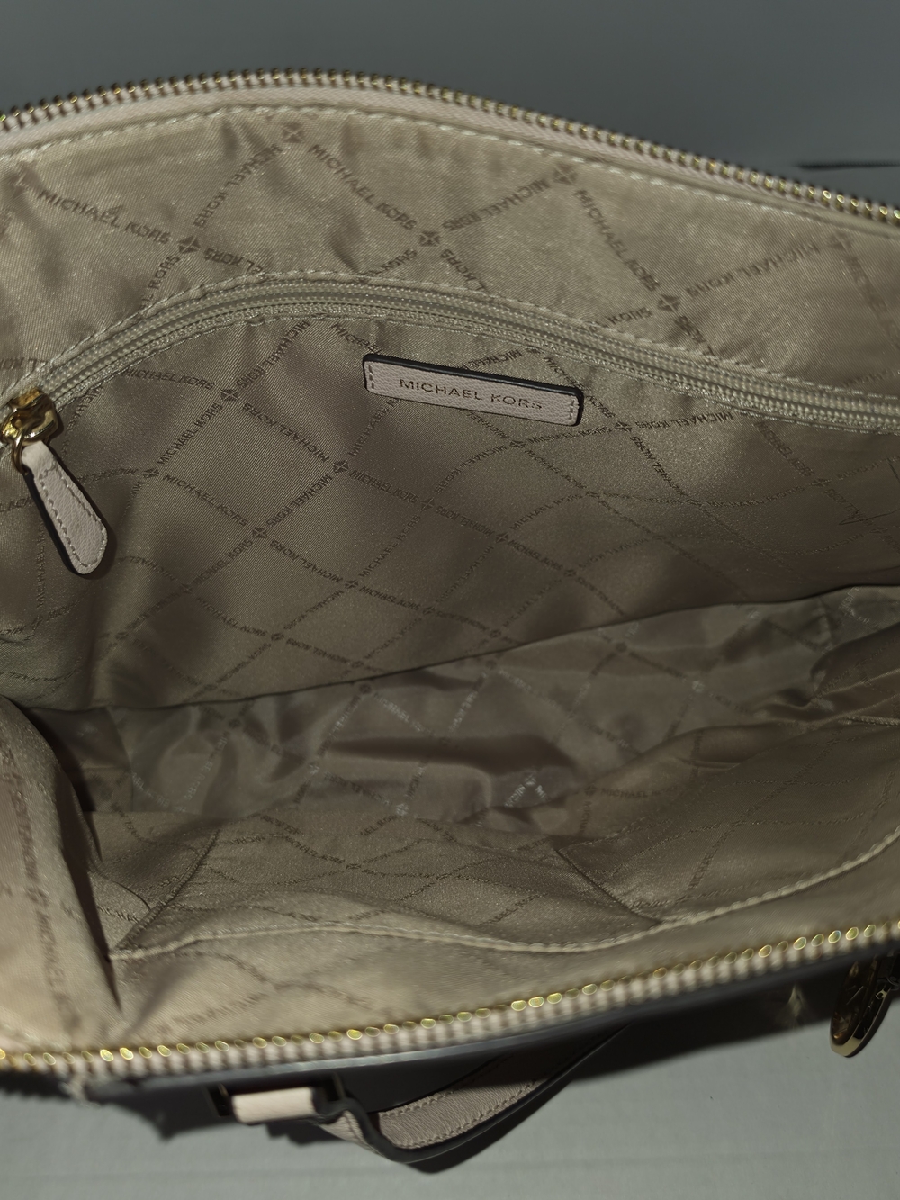 Michael Kors MK Monogram Zip Top Tote Beige/Blush Gold Hardware Charm Pockets - Picture 8 of 10